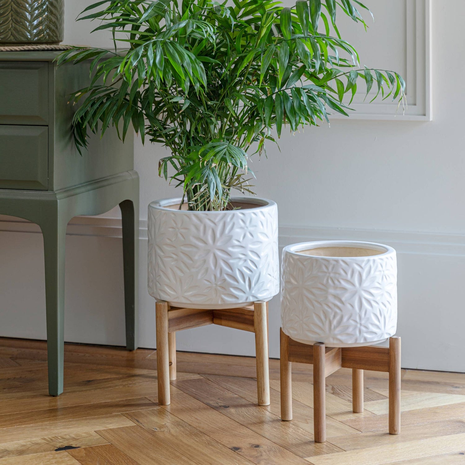 Aspen Glazed Ceramic Indoor Planter with Wooden Stand